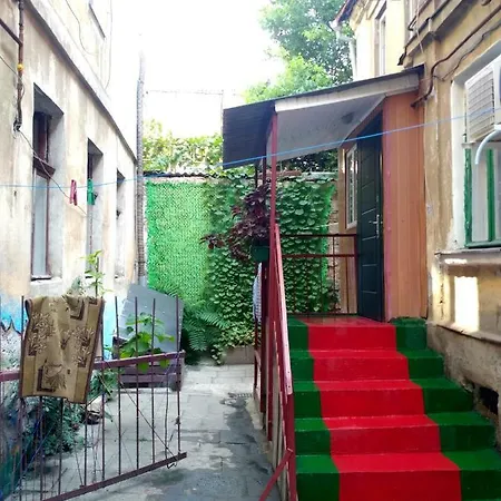 Nr Railway Station *